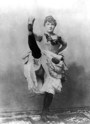 Louise Weber (1870-1929), joka tunnetaan myös nimellä La Goulue, ranskalainen French Cancan -tanssija Pariisin Folies Bergèressä ja Toulouse-Lautrecin malli