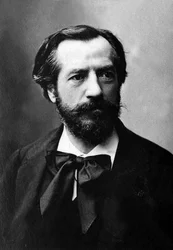 Muotokuva ranskalaisesta kuvanveistäjästä Frederic Auguste Bartholdista (1834-1904).