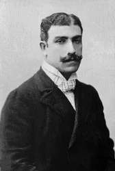Lucien Germain Guitryn (1860-1925), ranskalaisen näyttelijän muotokuva.