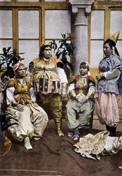 Tunisialainen nainen. Vanhat puvut. 1800-luvun valokuvaus.