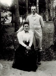 Vladimir Dmitrievich Nabokov (1870-1922) ja Elena Ivanovna Rukavishnikova (1876-1939), Nimetön. Valokuvaaja, n. 1896, Aluetieteen museo, Rozhdestveno