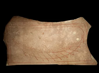 Graffiti, joka edustaa viikinki soutulaivaa. 9. vuosisadan Tukholma, historiallinen museo