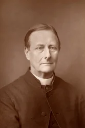 ""Sabine Baring-Gould (1834-1924) Englantilainen pappi, kirjailija ja virsien kirjoittaja. Hänen tunnetuin hymninsä on "Eteenpäin, kristityt sotilaat" (woodburytype)