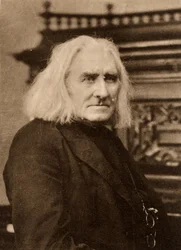 Franz Liszt (1811-1886) unkarilainen pianisti ja säveltäjä myöhemmällä iällä. Syväpaino valokuvan jälkeen, W & D Downey, Lontoo (valokuvaus)