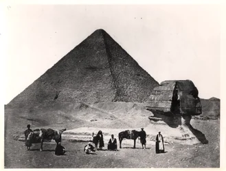 Sfinksi ja Khufun suuri pyramidi Gizassa, noin 1860
