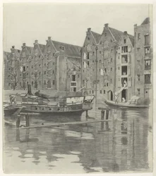 Varastot kanavan varrella