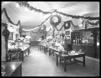 Sisäkuva edestä taakse, United Electric Light und Power Company, W. 138th Street ja Hamilton Place, New York City, 17. joulukuuta 1914