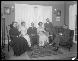 Quinnin perheen ryhmämuotokuva, n. 1911-1912