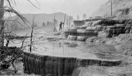 Yellowstonen kansallispuisto, Mammoth Hot Springs, noin 1872