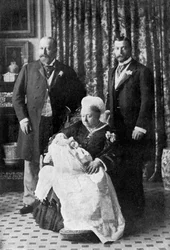 Kuninkaallisen perheen neljä sukupolvea, 1894.