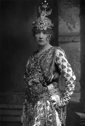 Sarah Bernhardt 1844-1923, ranskalainen näyttelijä, 1890.