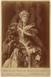 Neiti Ellen Terry roolissa "Kuningatar Katherine"