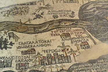 Jericho ja sen ympäristö, mukaan lukien Jordan-joki ja kuollut meri, yksityiskohta Pyhän maan kartasta, lattiamosaiikki, noin 560 jKr., Pyhän Yrjön basilikan apisi, Madaba, Jordania, Bysantin sivilisaatio, 6. vuosisata jKr.