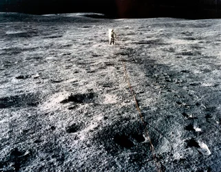 Miehitetty avaruuslento, USA, Apollo 14 Apollo 14 astronautti Edgar Mitchell Kuussa